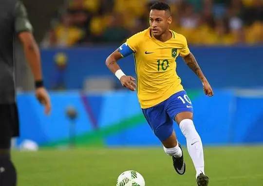 [中超]古尔芬克尔下底传中 费利佩强硬对抗推射得手